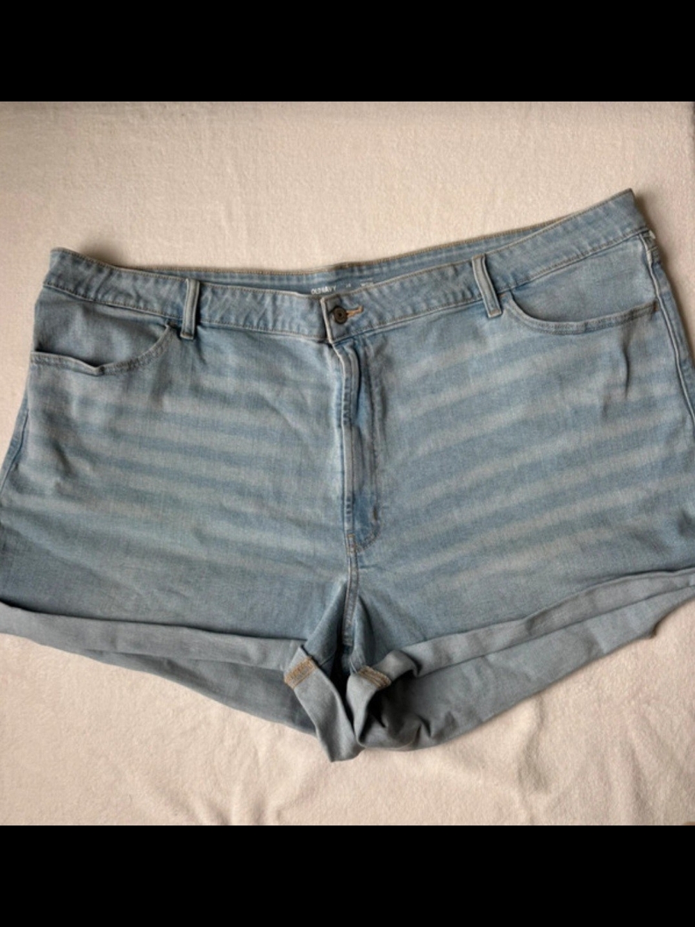 Old Navy Light Wash Denim Roll-Cuff Women’s Shorts 3xl / 26
